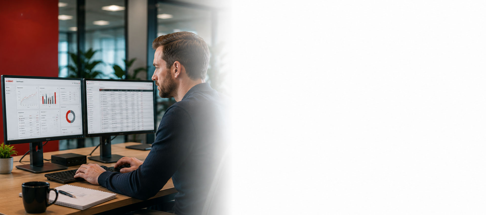Gebruiker werkt met productinformatie en Exact Online